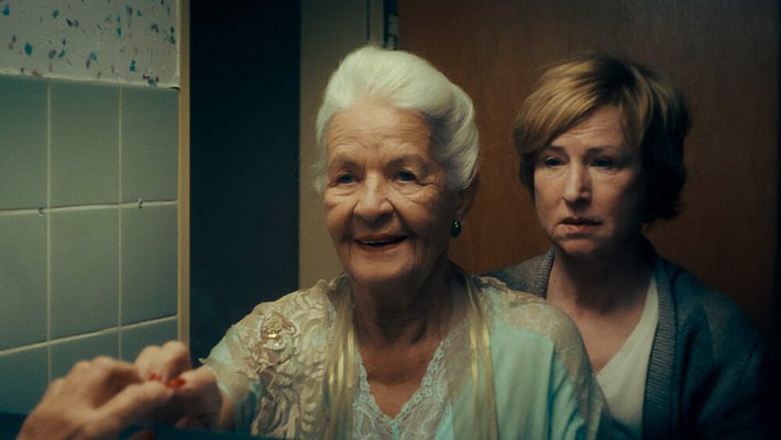 Im Spiegel meiner Mutter Vorschaubild des Trailers